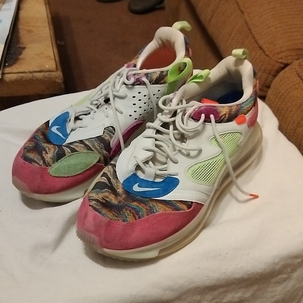 Nike Air Max 720 OBJ Size 10.5